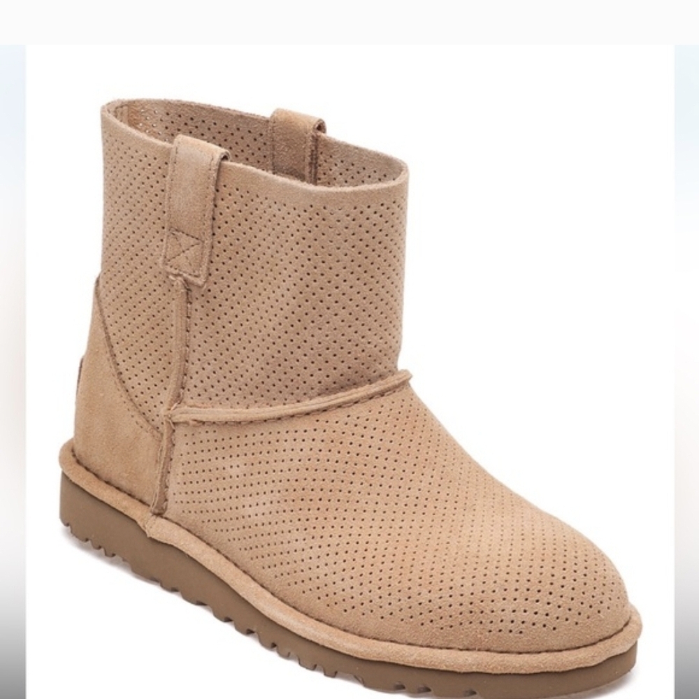 UGG Tan Suede Ankle Boots Size 7